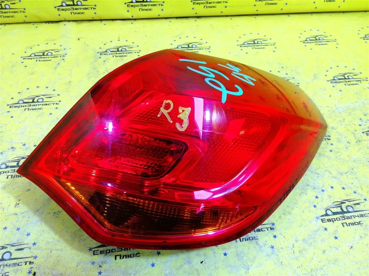 Фонарь Opel Astra 13319948 J, задний правый
