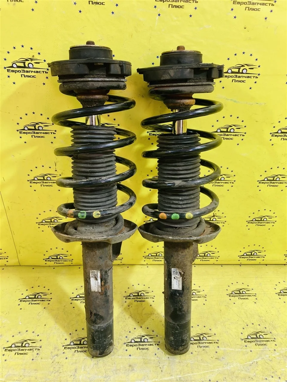 Стойка амортизатора Volkswagen Passat 3C0413031AT B6, передняя