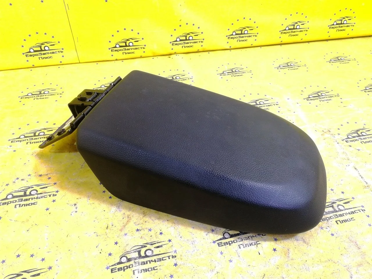 Крышка подлокотника Ford Focus 2 1724357