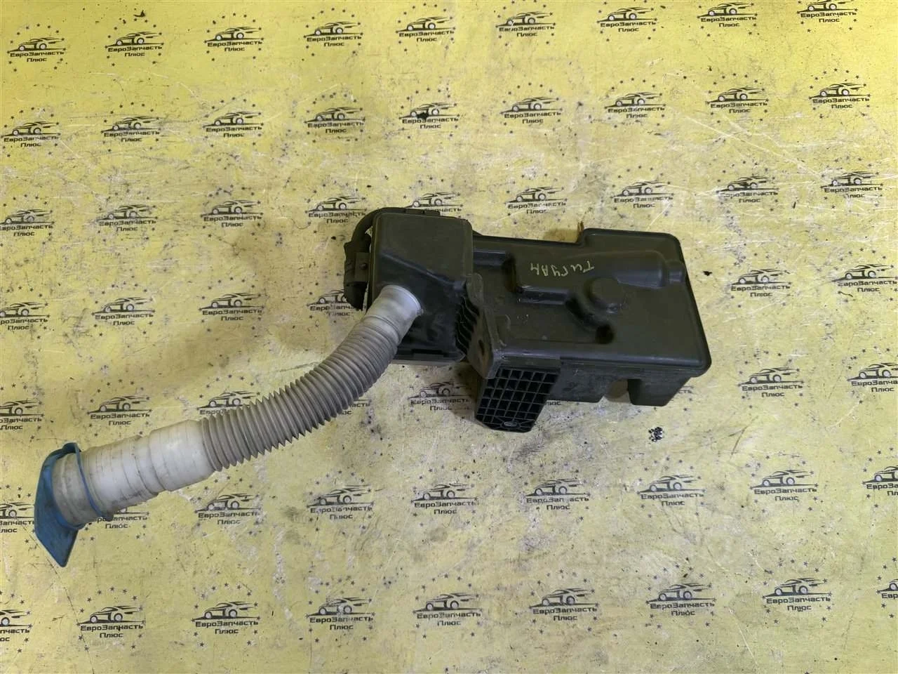 Бачок омывателя Volkswagen Tiguan 1 5N0955453 NF