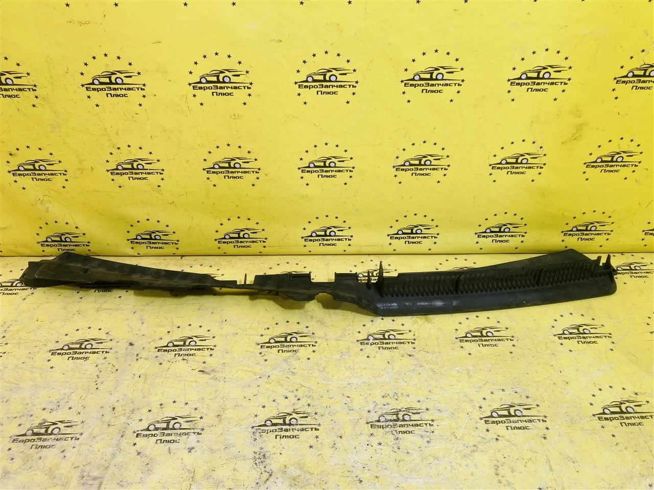 Воздуховод радиатора Volkswagen Passat B6 3C0121330