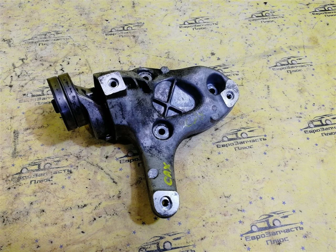 Кронштейн компрессора кондиционера Volkswagen Tiguan 1 1K0260885B NF CAXA