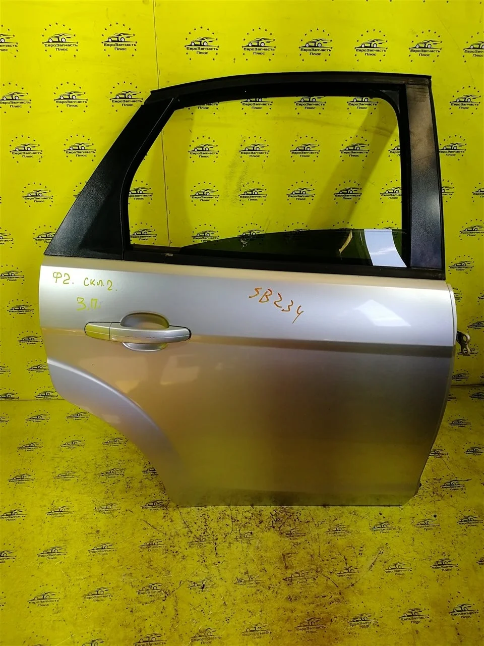 Дверь Ford Focus 2 1702408, задняя правая