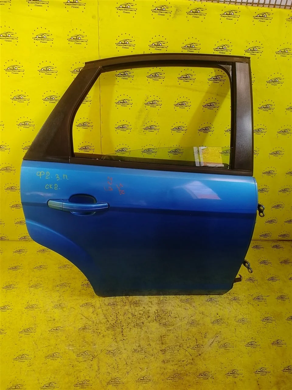 Дверь Ford Focus 2 1702408, задняя правая