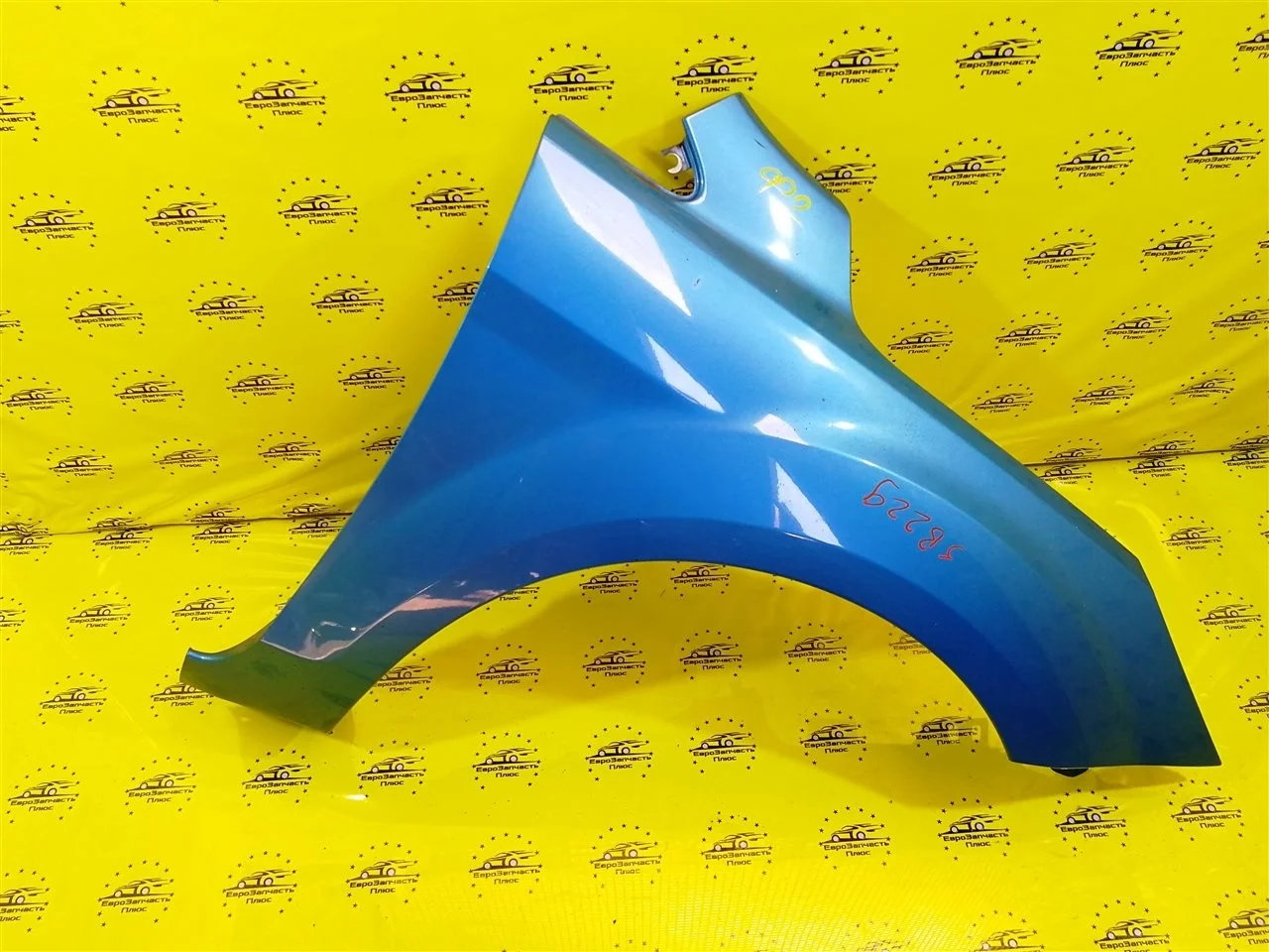 Крыло Ford Focus 2 1521597, переднее правое