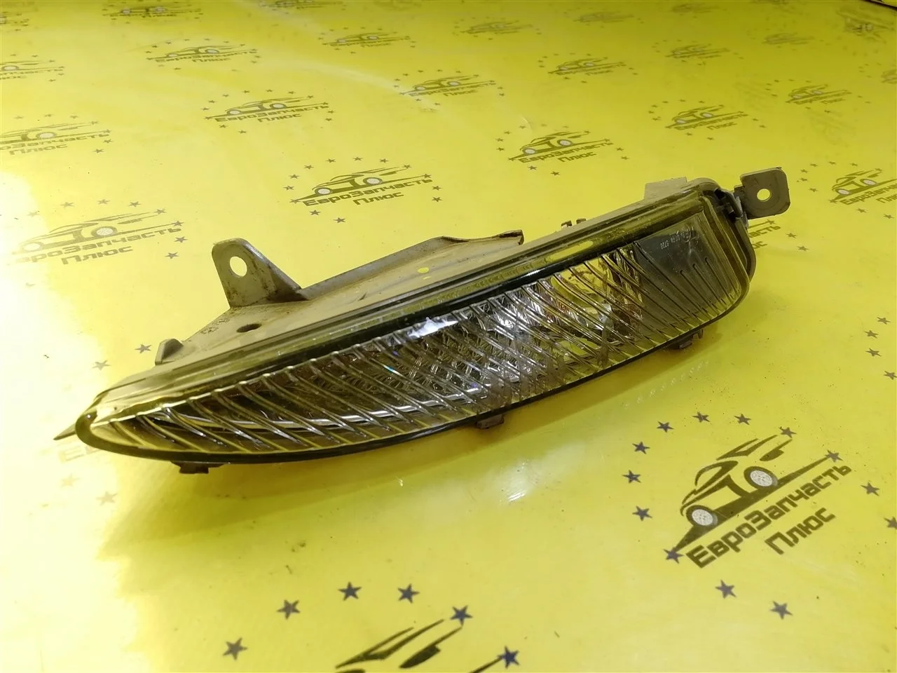 Указатель поворота Opel Astra 13367143 J, передний правый