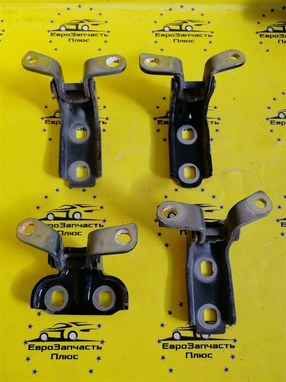 Петля двери Chevrolet Cruze 13501711 J300