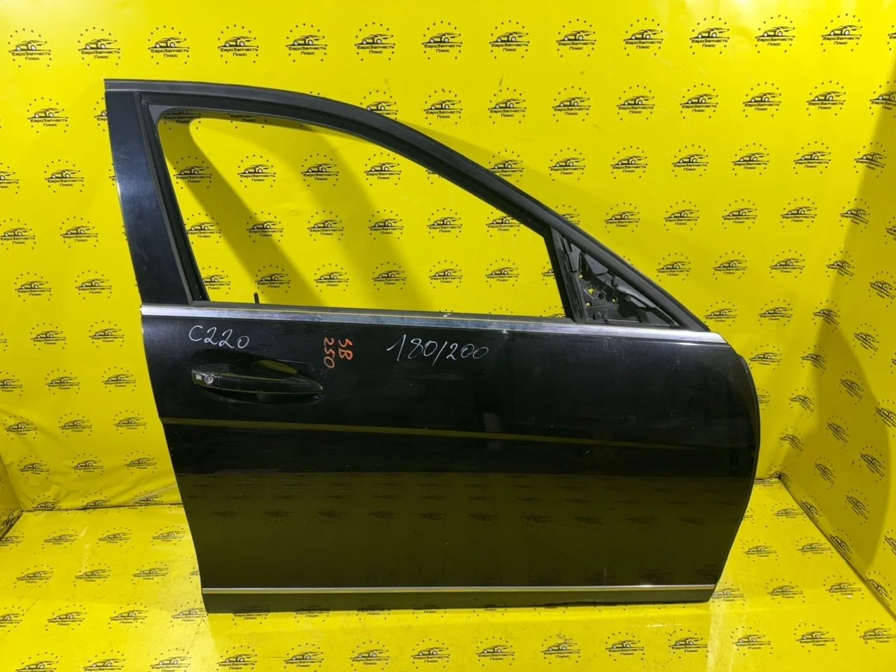 Дверь Mercedes-Benz C220 A2207200205 W204, передняя правая