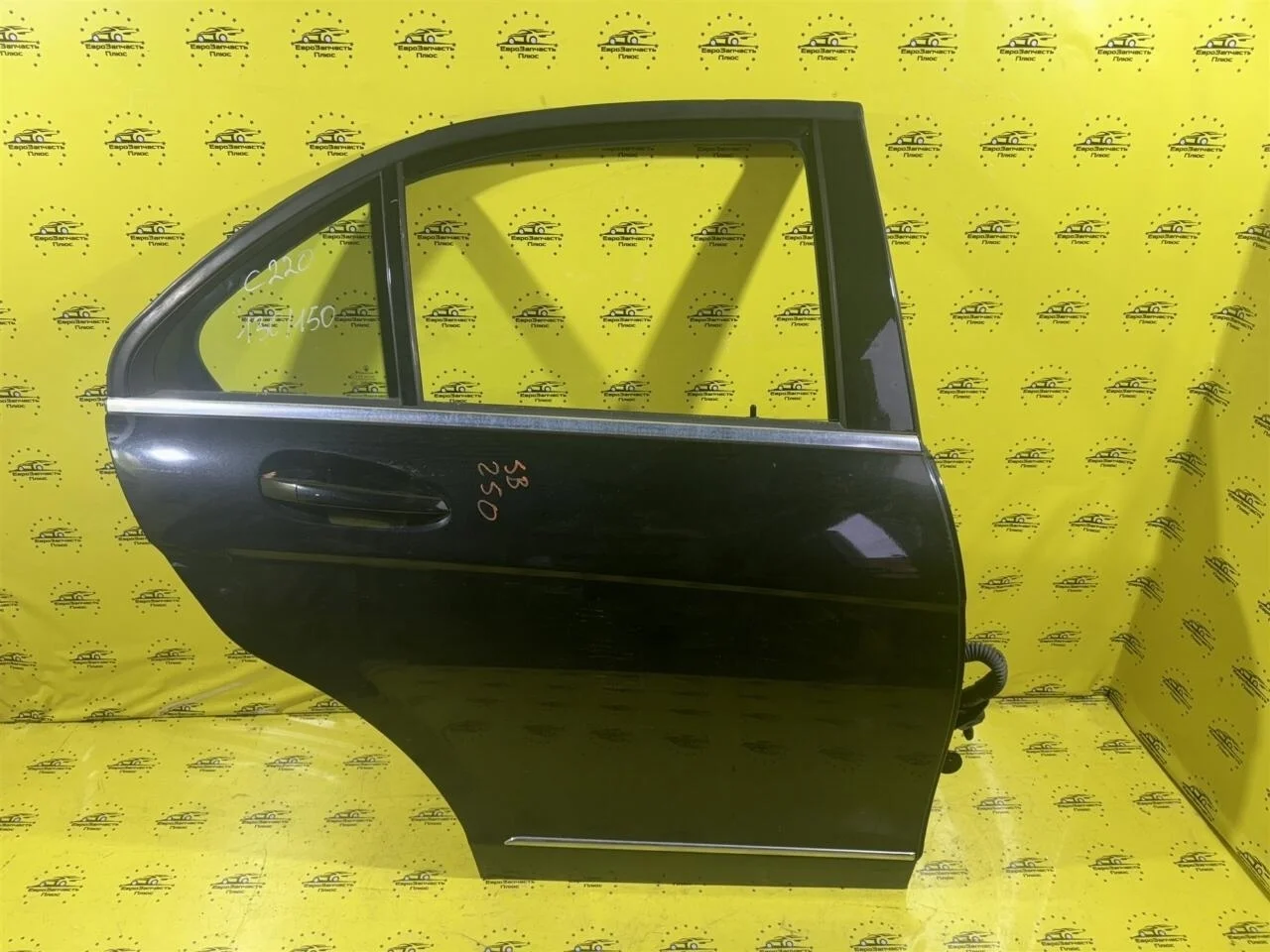 Дверь Mercedes-Benz C220 A2047300205 W204, задняя правая