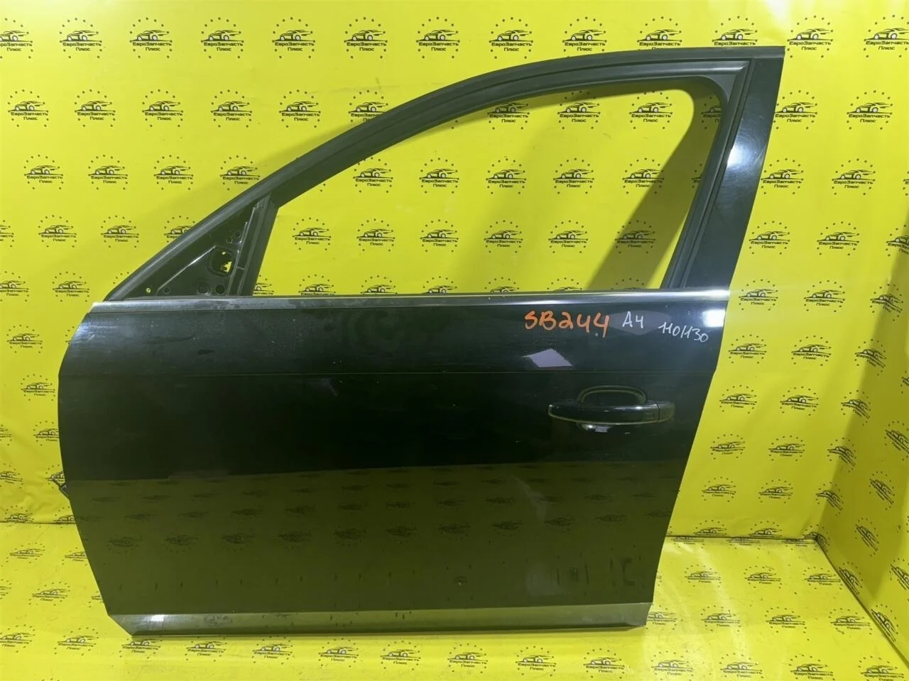 Дверь Audi A4 8K0831051J B8, передняя левая