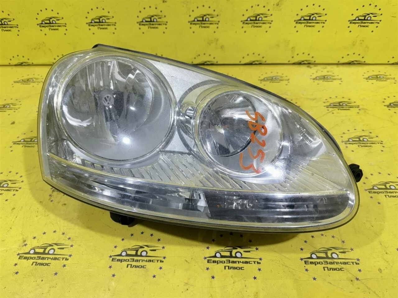 Фара Volkswagen Golf 5 1K6941006 MK5, передняя правая