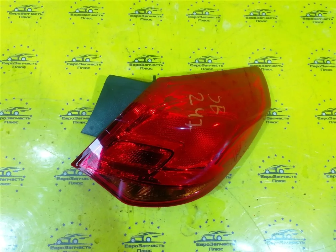 Фонарь Opel Astra 13319948 J, задний правый