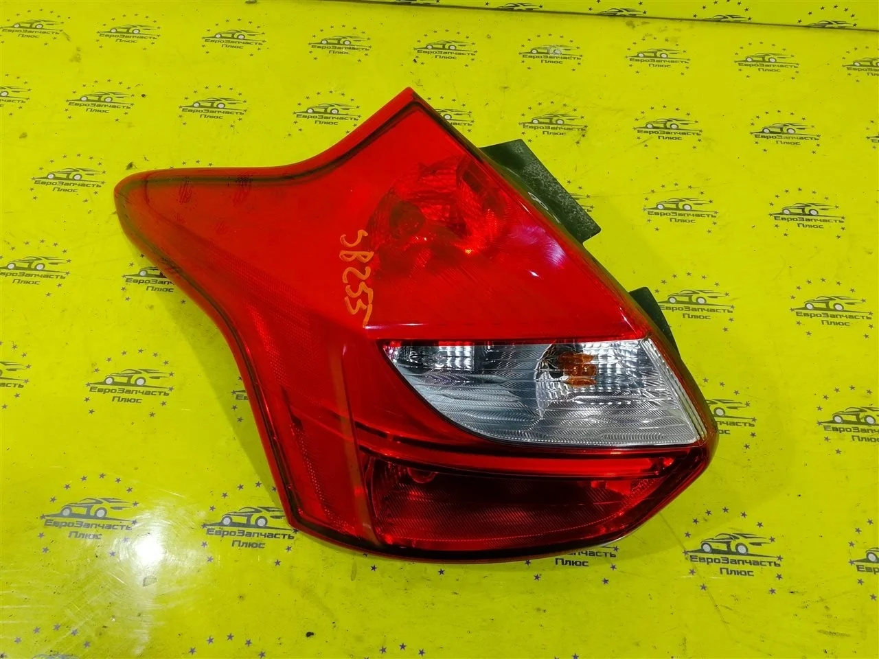 Фонарь Ford Focus 3 1719709, задний левый