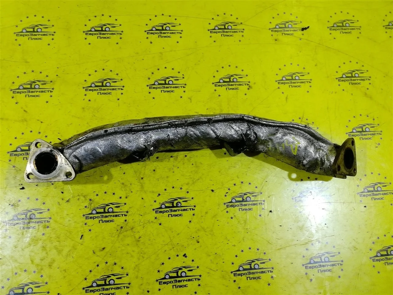 Перепускная труба Land Rover Discovery 4 LR013302 L319