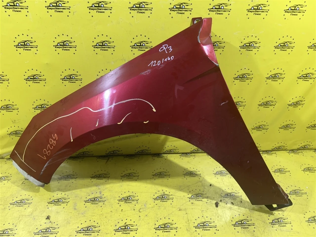 Крыло дефект Ford Focus 3 2171304, переднее левое