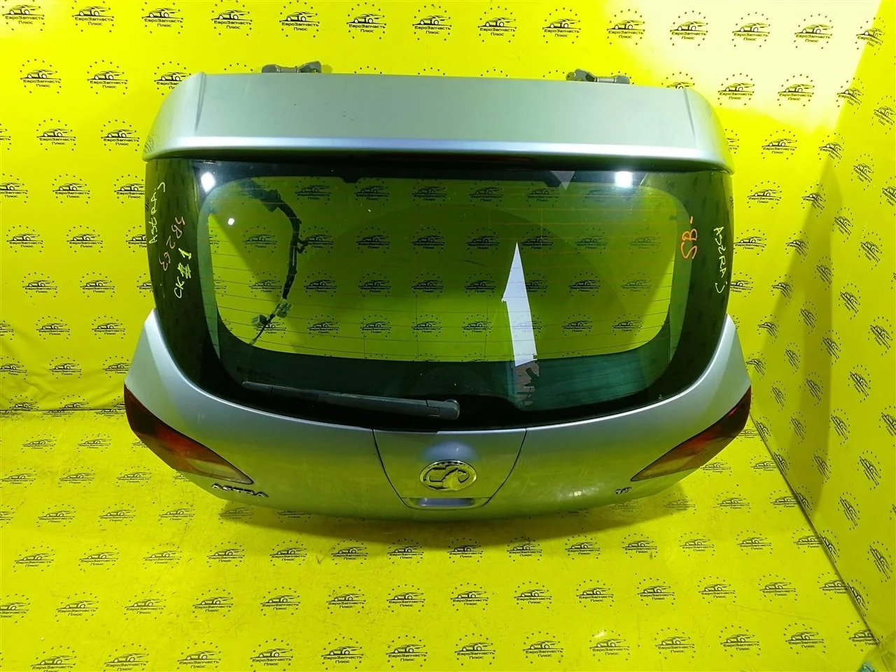 Крышка багажника Opel Astra 13288625 J