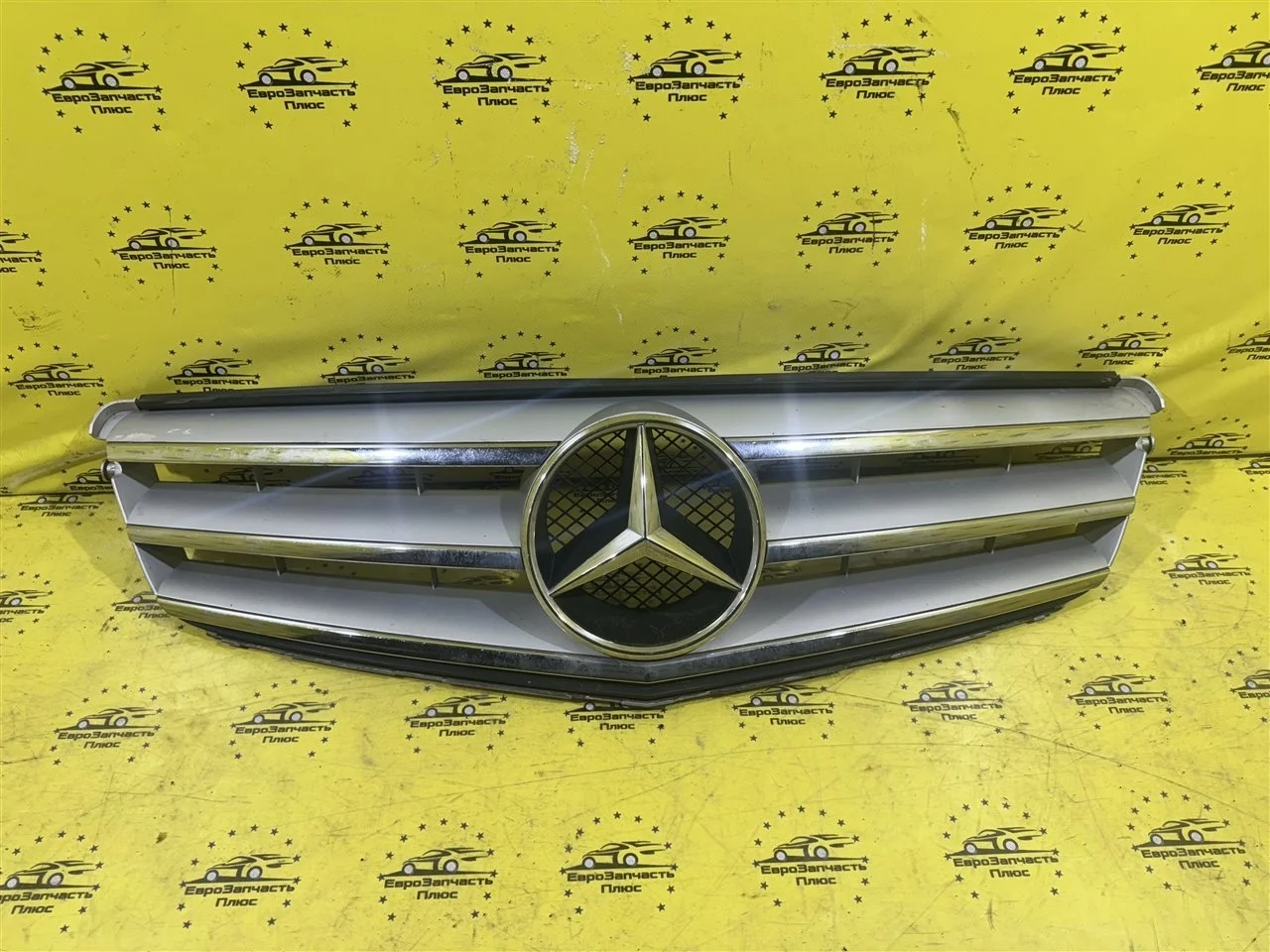 Решетка бампера Mercedes-Benz C220 A2048800023 W204
