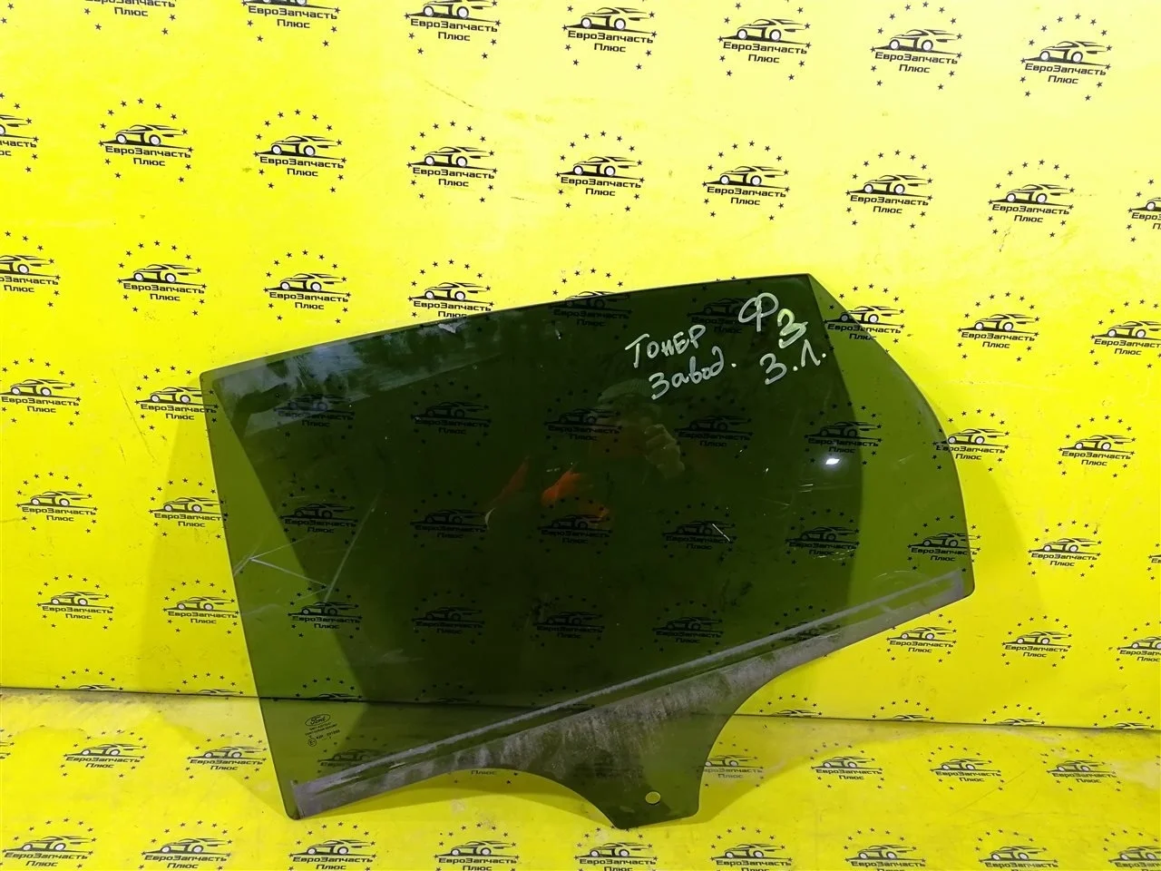 Стекло двери Ford Focus 3 1706322, заднее левое
