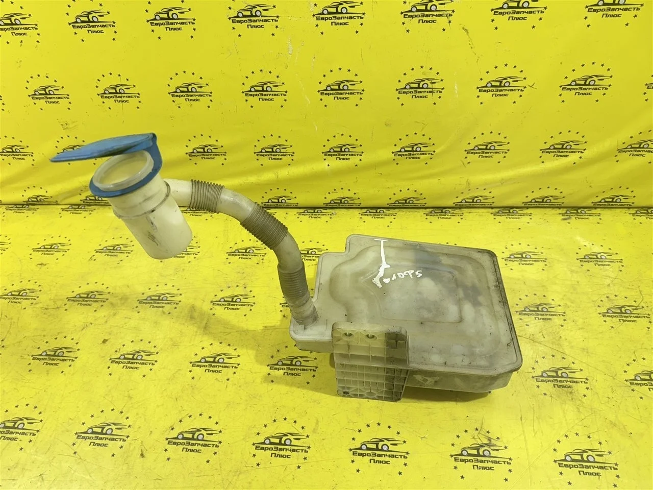 Бачок омывателя Volkswagen Golf 5 1K0955453S MK5