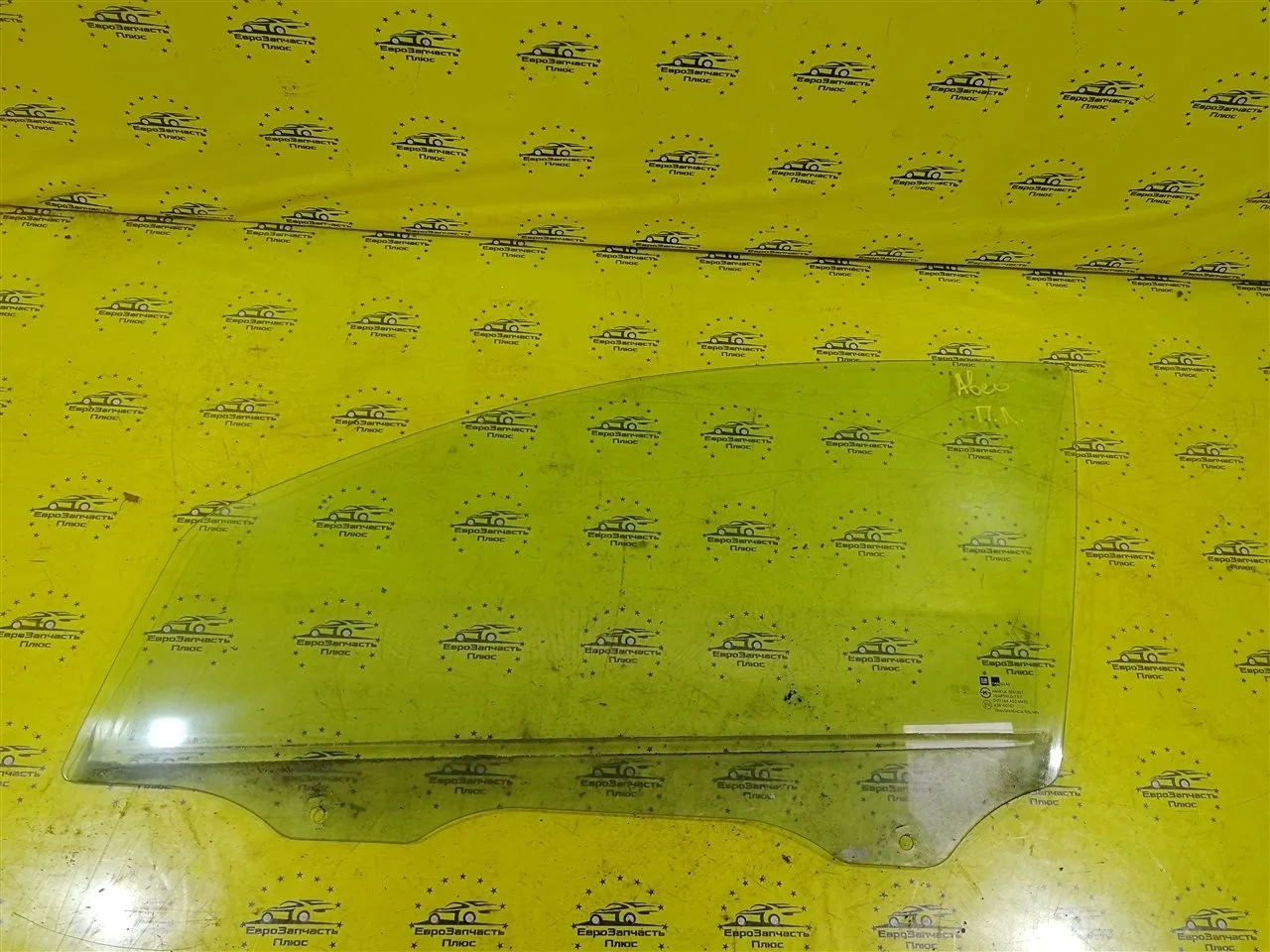 Стекло двери Chevrolet Aveo 96541675 T255, переднее левое