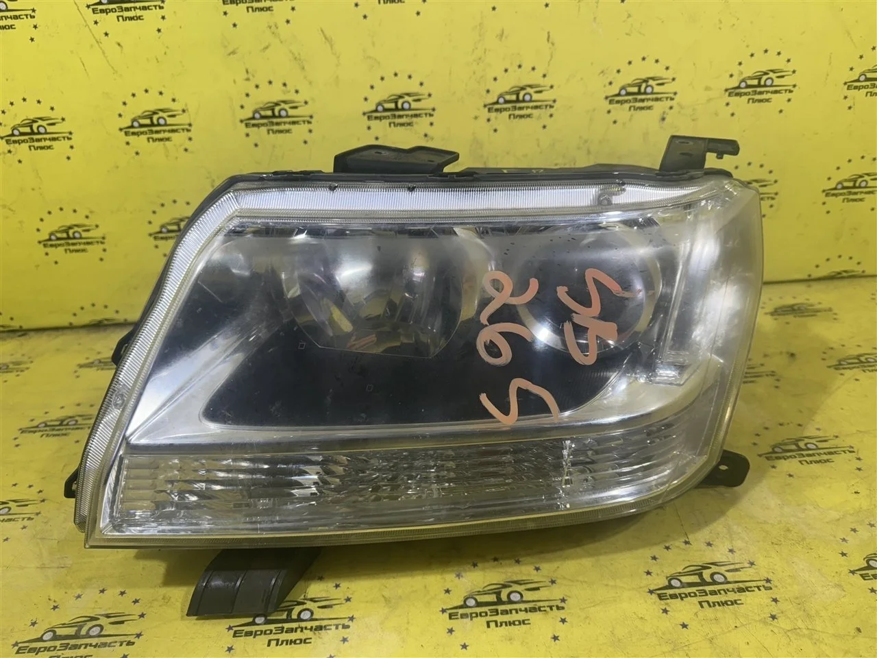 Фара Suzuki Grand Vitara 2 3532065JC0 JT, передняя левая