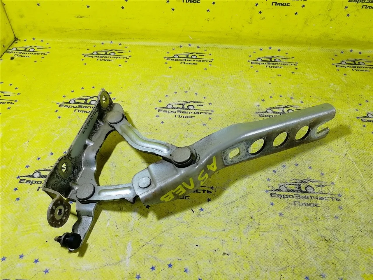 Петля капота Skoda Octavia A5 1Z0823301C 1Z, левая