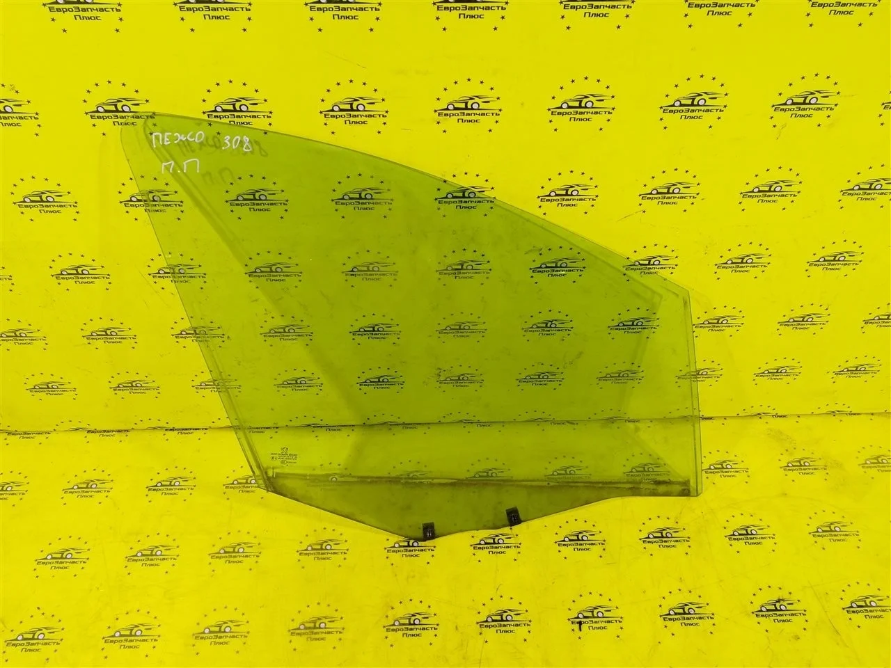 Стекло двери Peugeot 308 9202K5, переднее правое