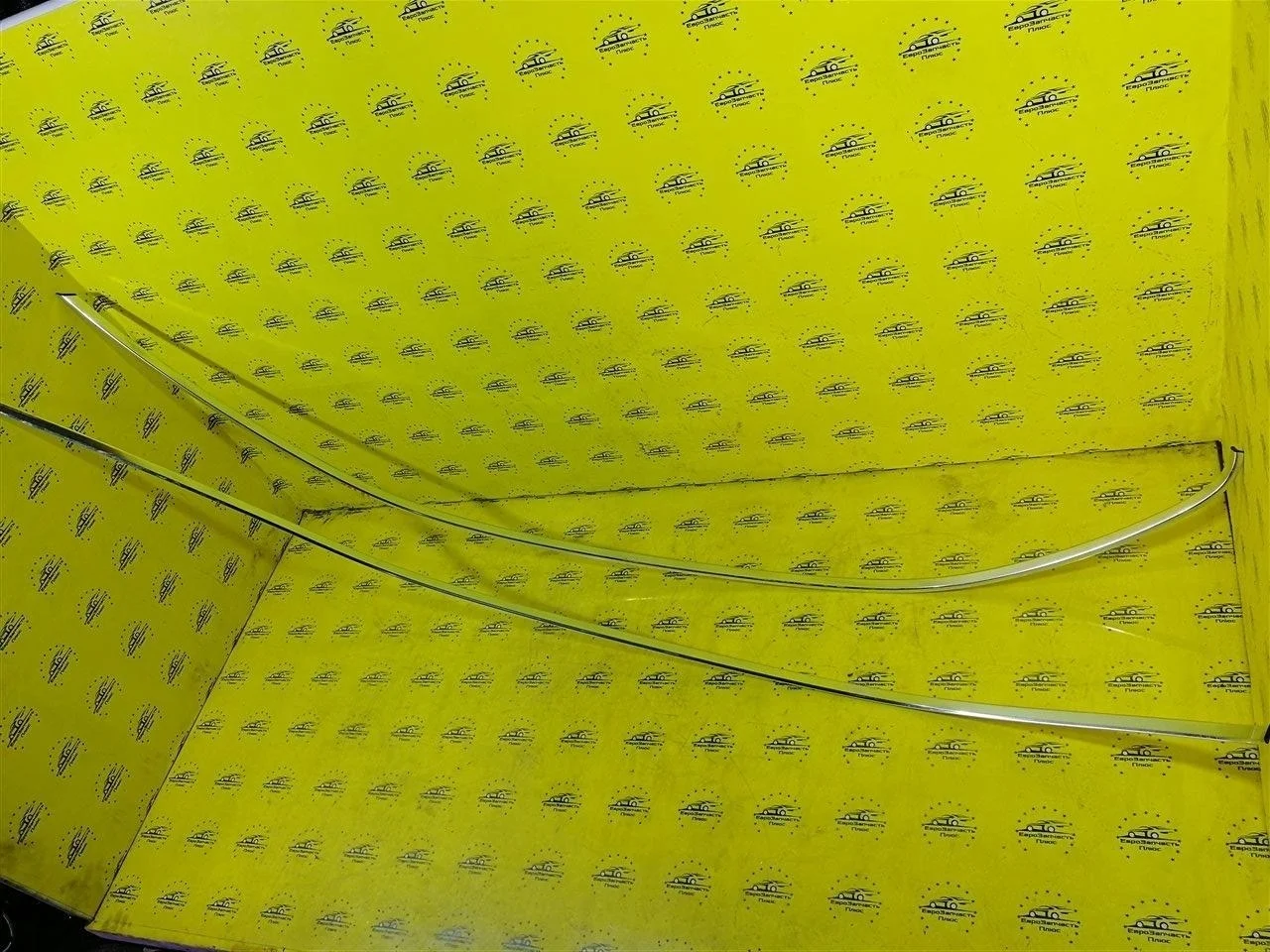 Молдинг кузова Mercedes-Benz C220 A2047200180 W204