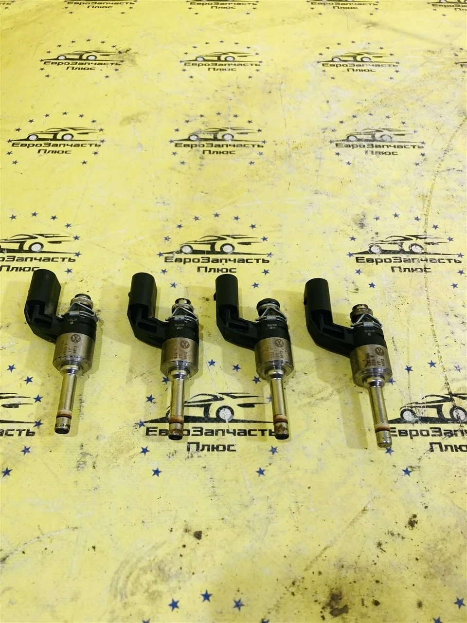 Форсунка топливная Volkswagen Passat B6 03C906036F 1.4 TSI