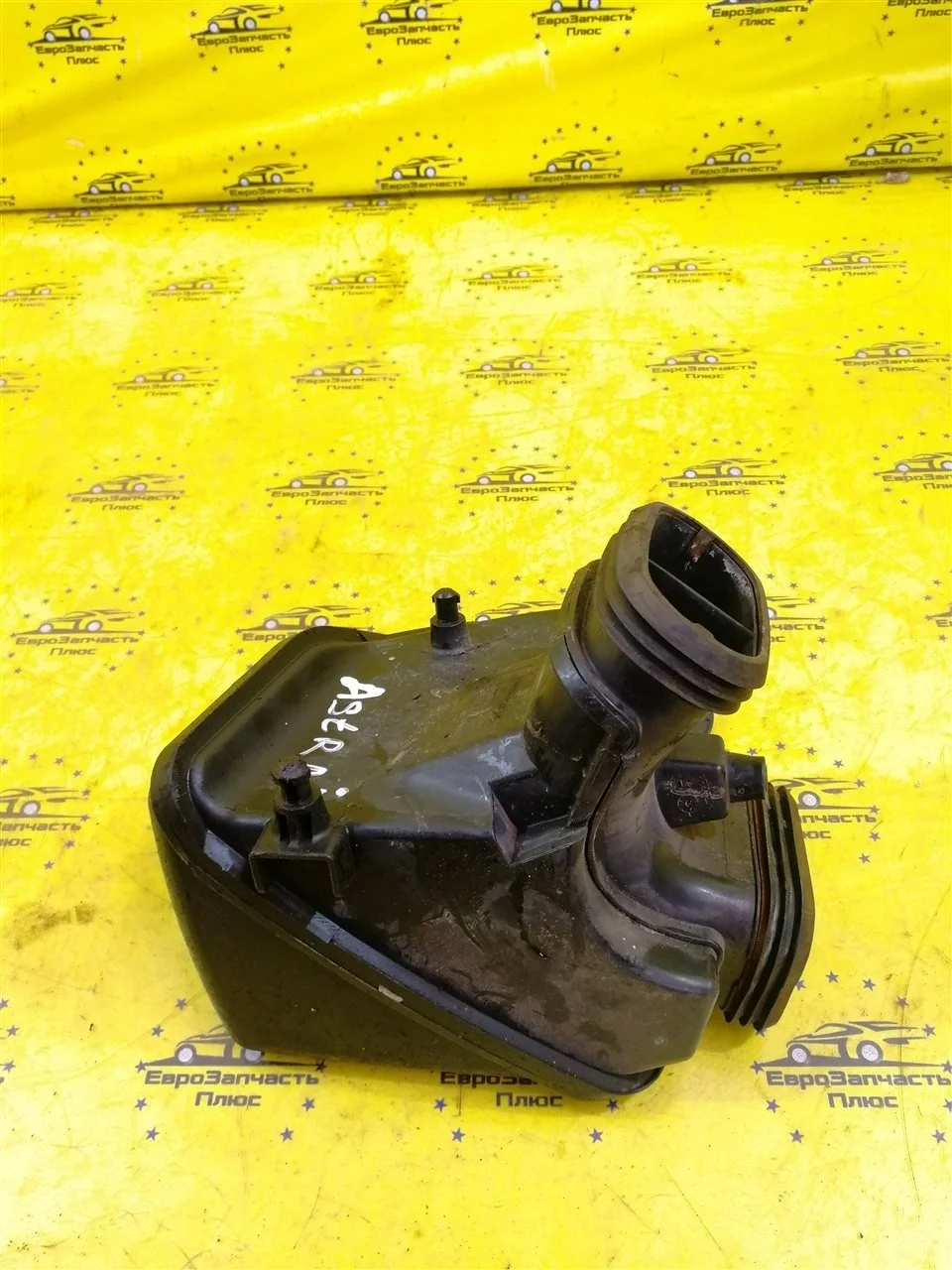 Резонатор воздушного фильтра Opel Astra 13306963 J