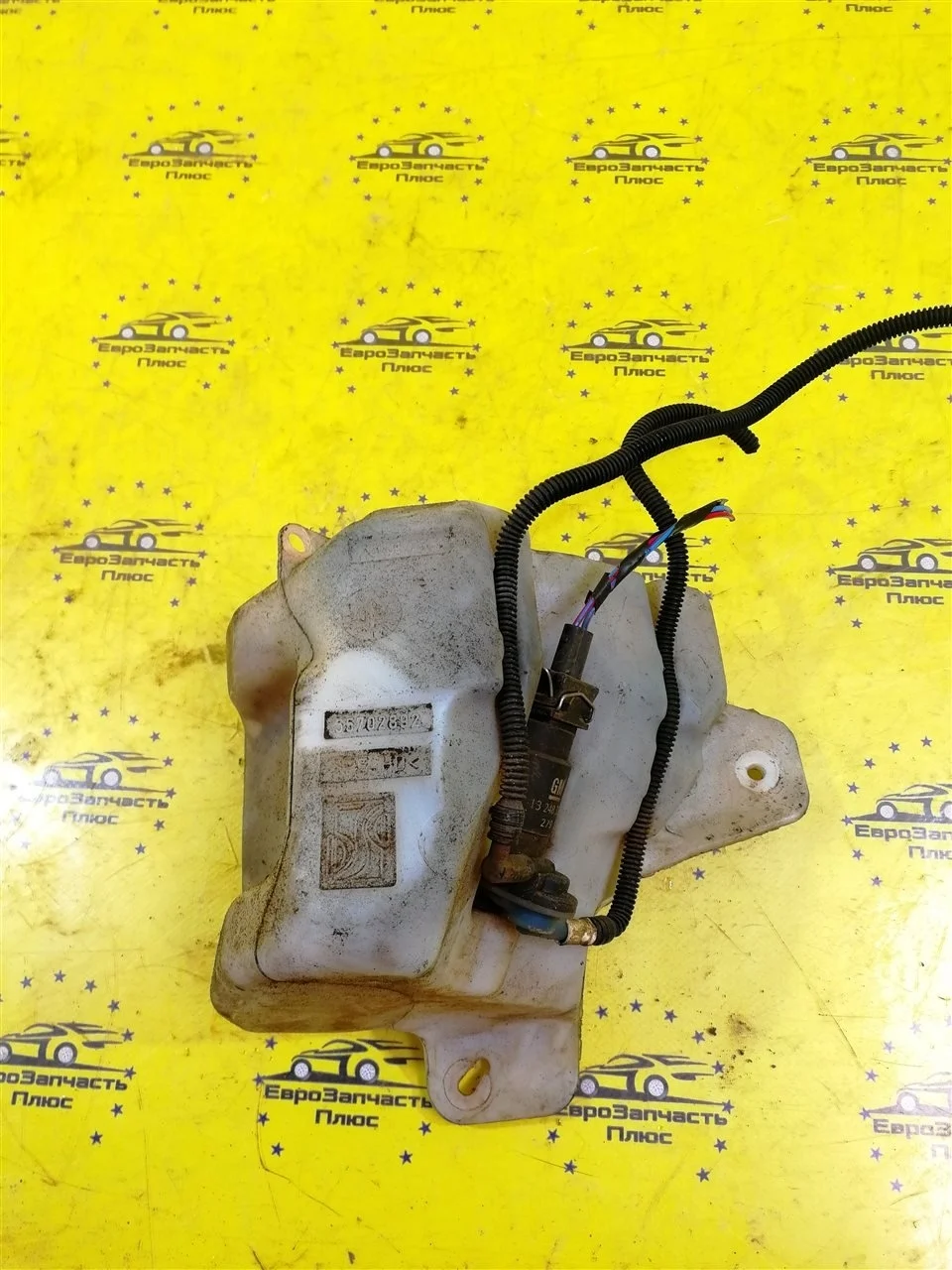 Бачок стеклоомывателя Opel Corsa 55702892 D