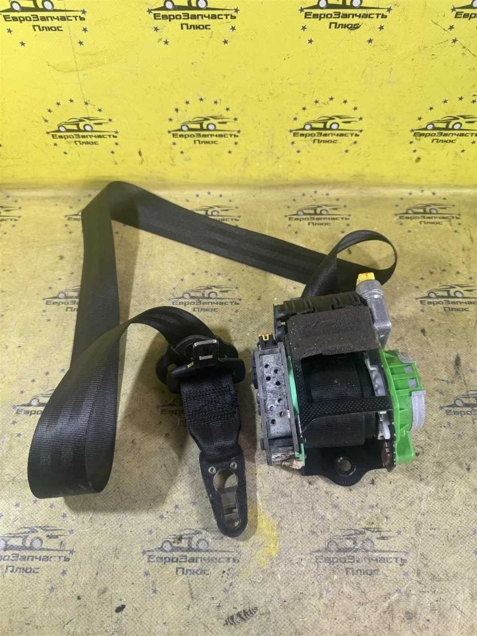 Ремень безопасности Audi A4 8K1857705 B8, левый