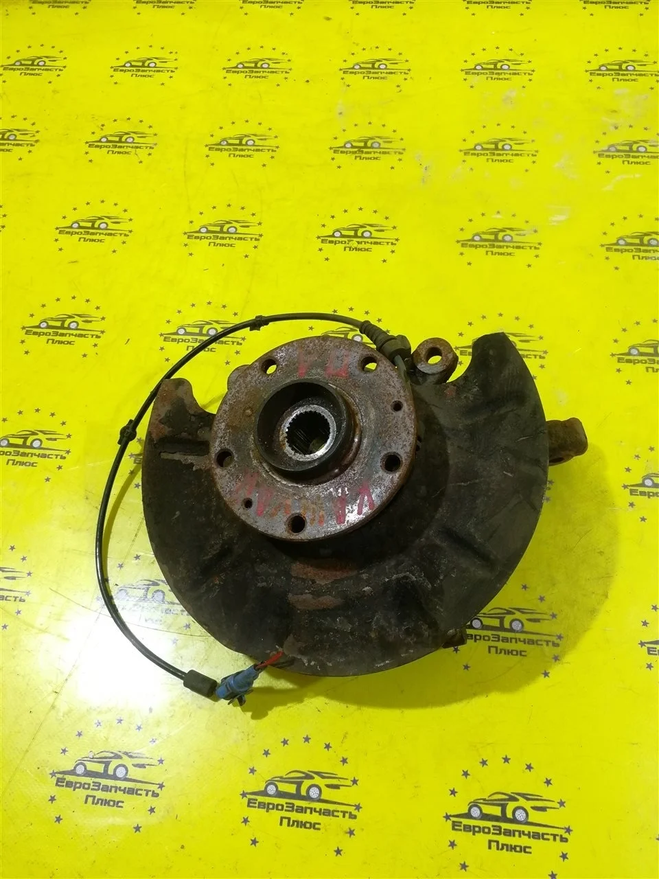 Кулак поворотный Nissan Qashqai 40015JD000 J10, передний левый