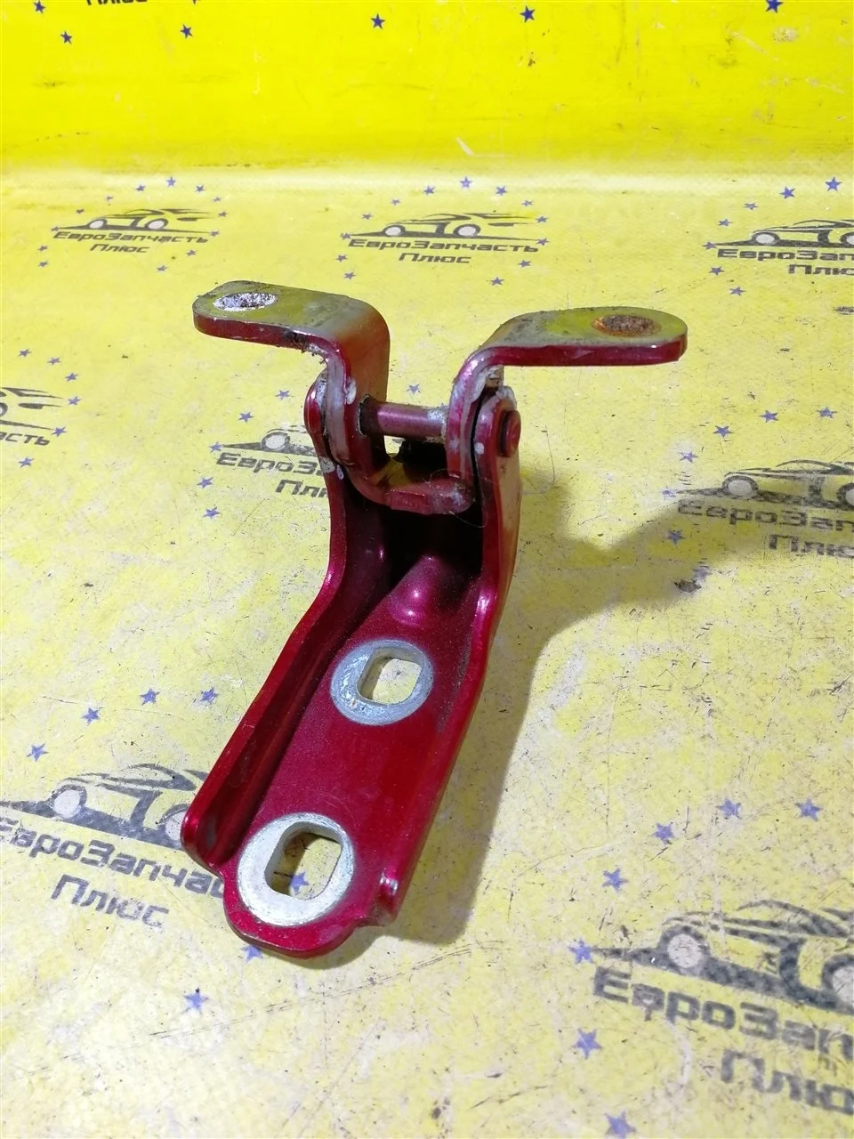 Петля двери Chevrolet Orlando 13501715 J309, задняя левая