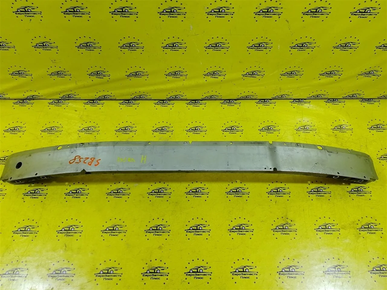 Усилитель бампера Opel Astra 24460537 H, правый