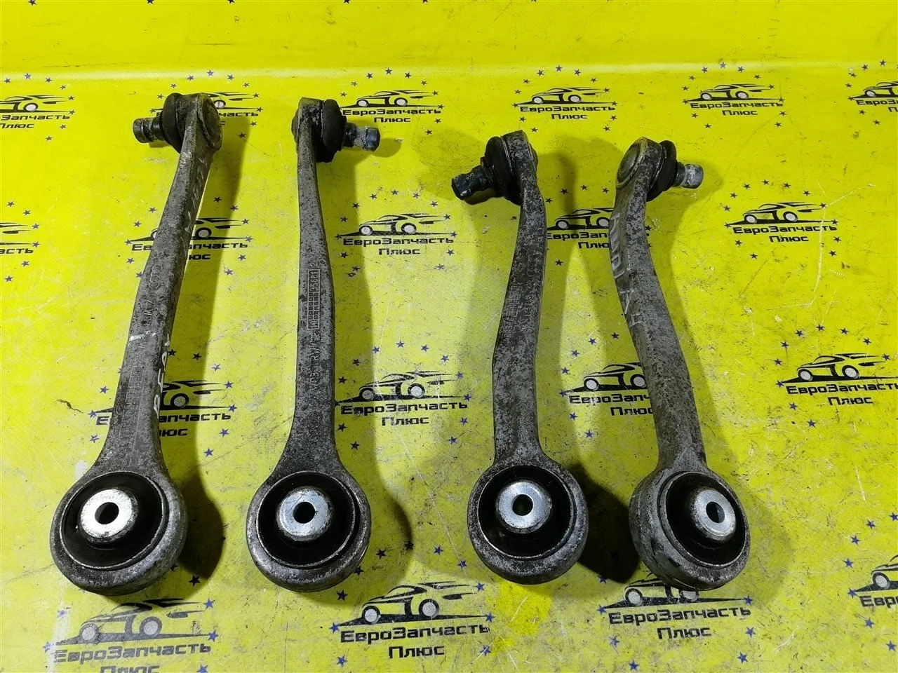 Рычаг подвески верхний Audi A4 8E0407505A B8