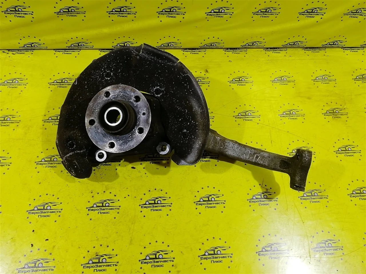 Поворотный кулак со ступицей Audi A4 8K0407254AB B8, передний правый