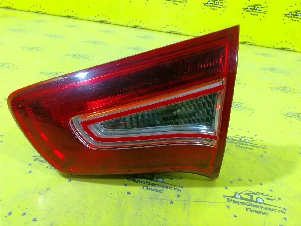 Фонарь крышки багажника Kia Sportage 3 924063W510 SL, задний правый