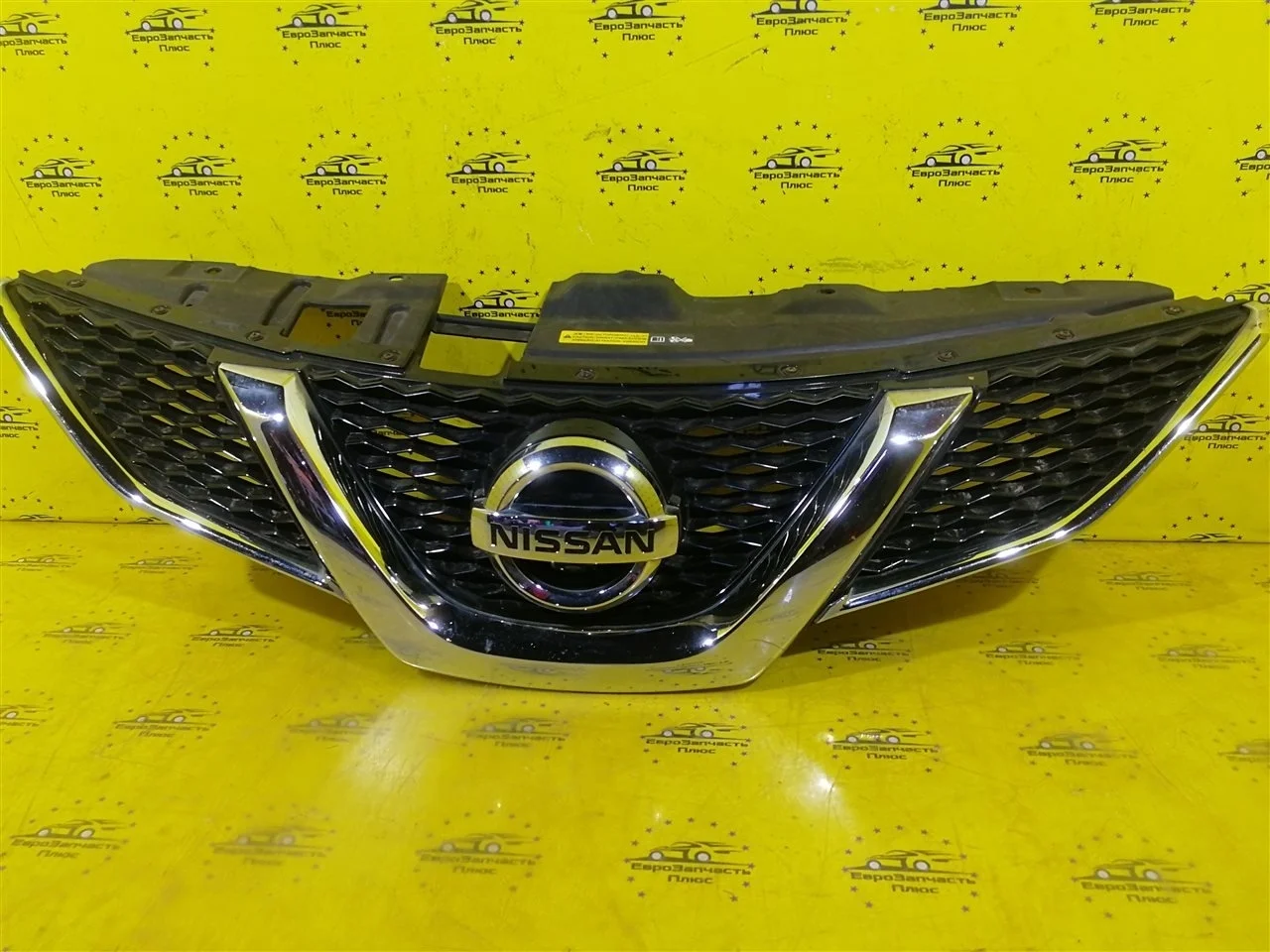 Решетка радиатора Nissan Qashqai 623124EA0D J11