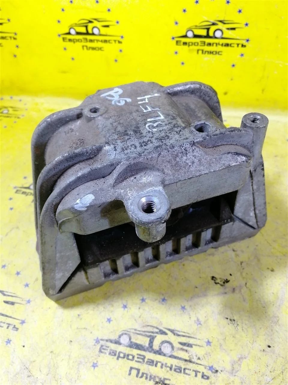 Подушка двигателя Volkswagen Passat B6 1K0199262K, правая