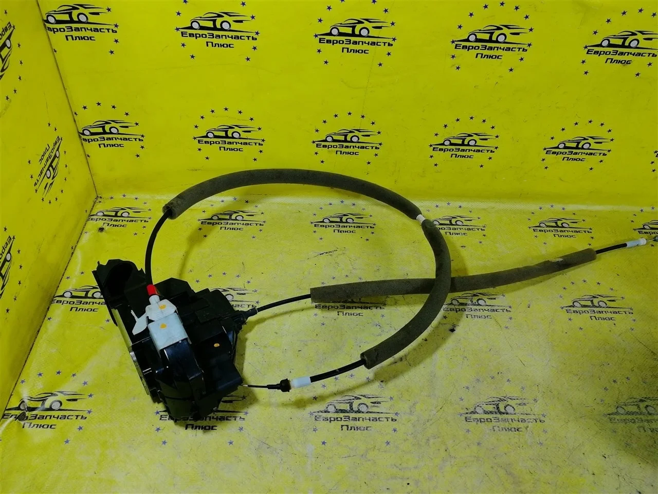 Замок двери Nissan Qashqai 825004EA2A J11, задний правый