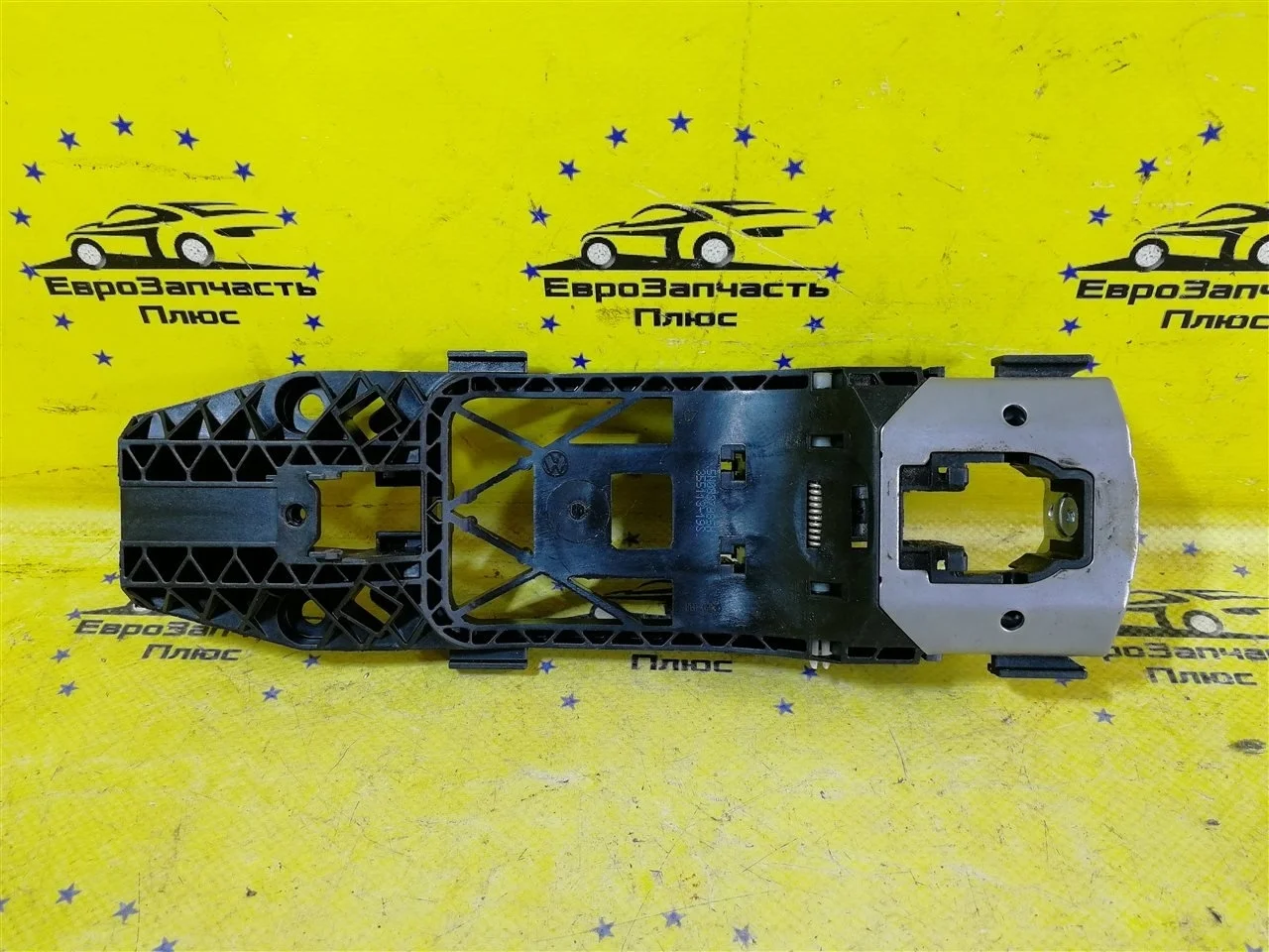 Кронштейн ручки двери Skoda Fabia 2 5N0837885H 5J