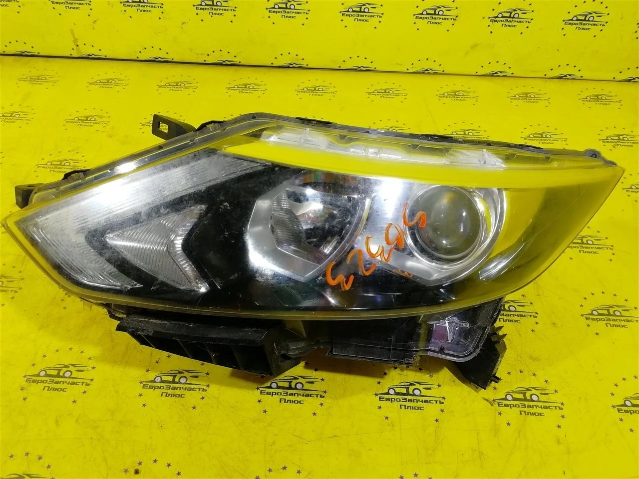 Фара Nissan Qashqai 260604EH1B J11, передняя левая