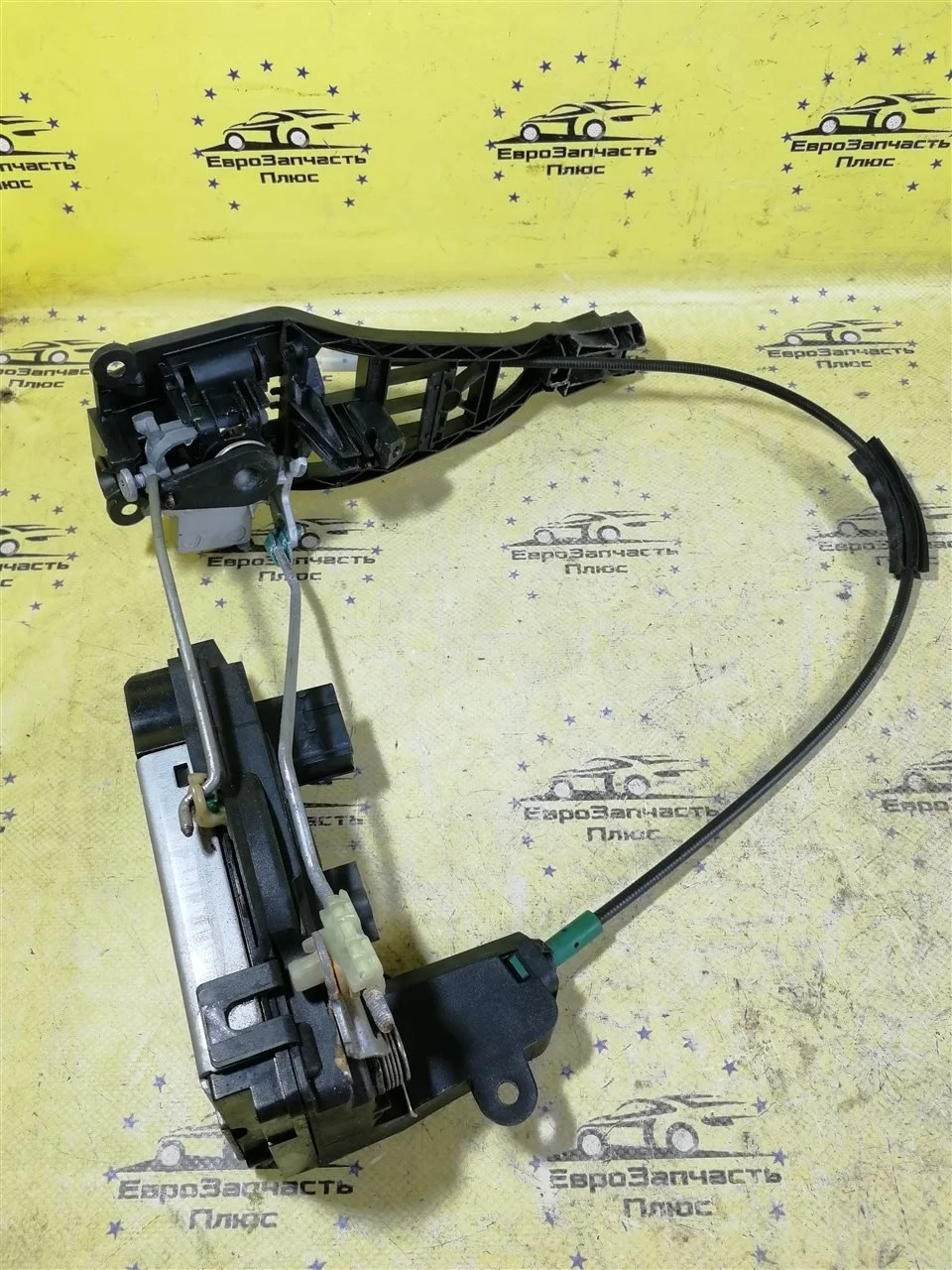 Замок двери Opel Astra 13220370 H, передний правый