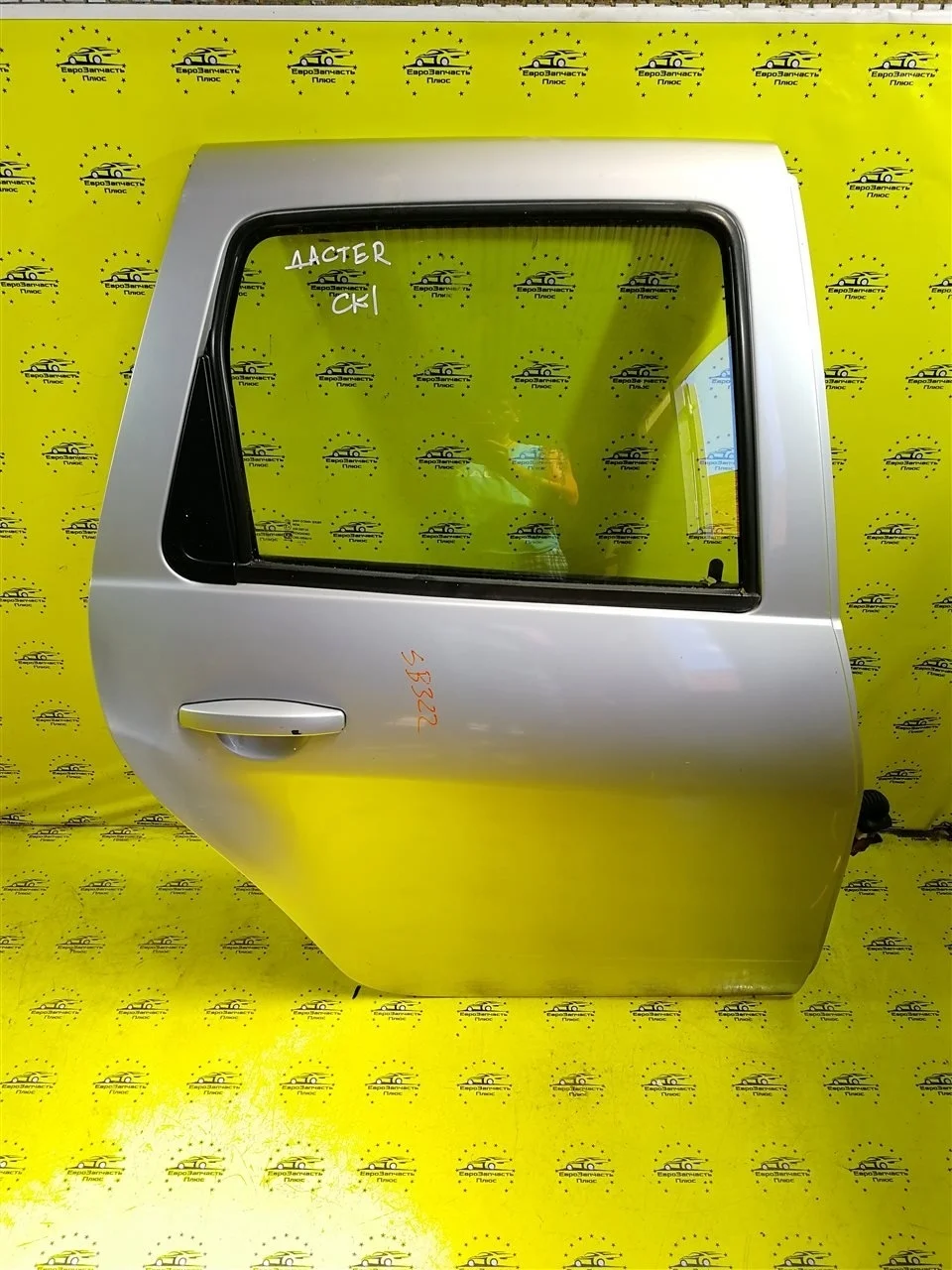 Дверь Renault Duster 821007807R HS, задняя правая