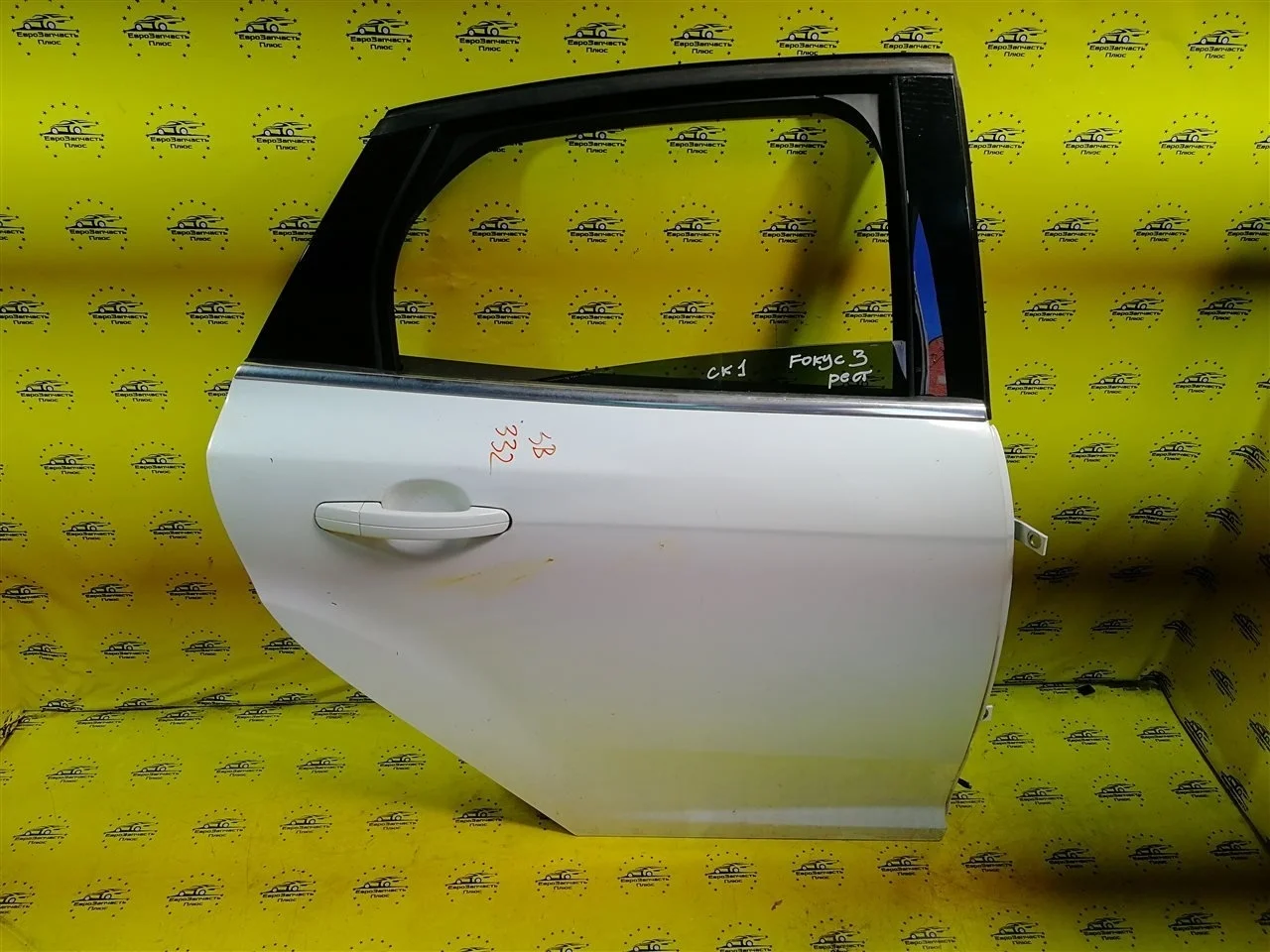 Дверь Ford Focus 3 2172759, задняя правая