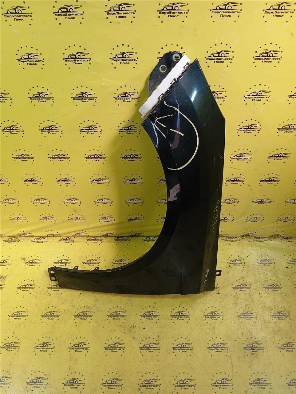 Крыло дефект Ford Focus 3 1521596, переднее левое