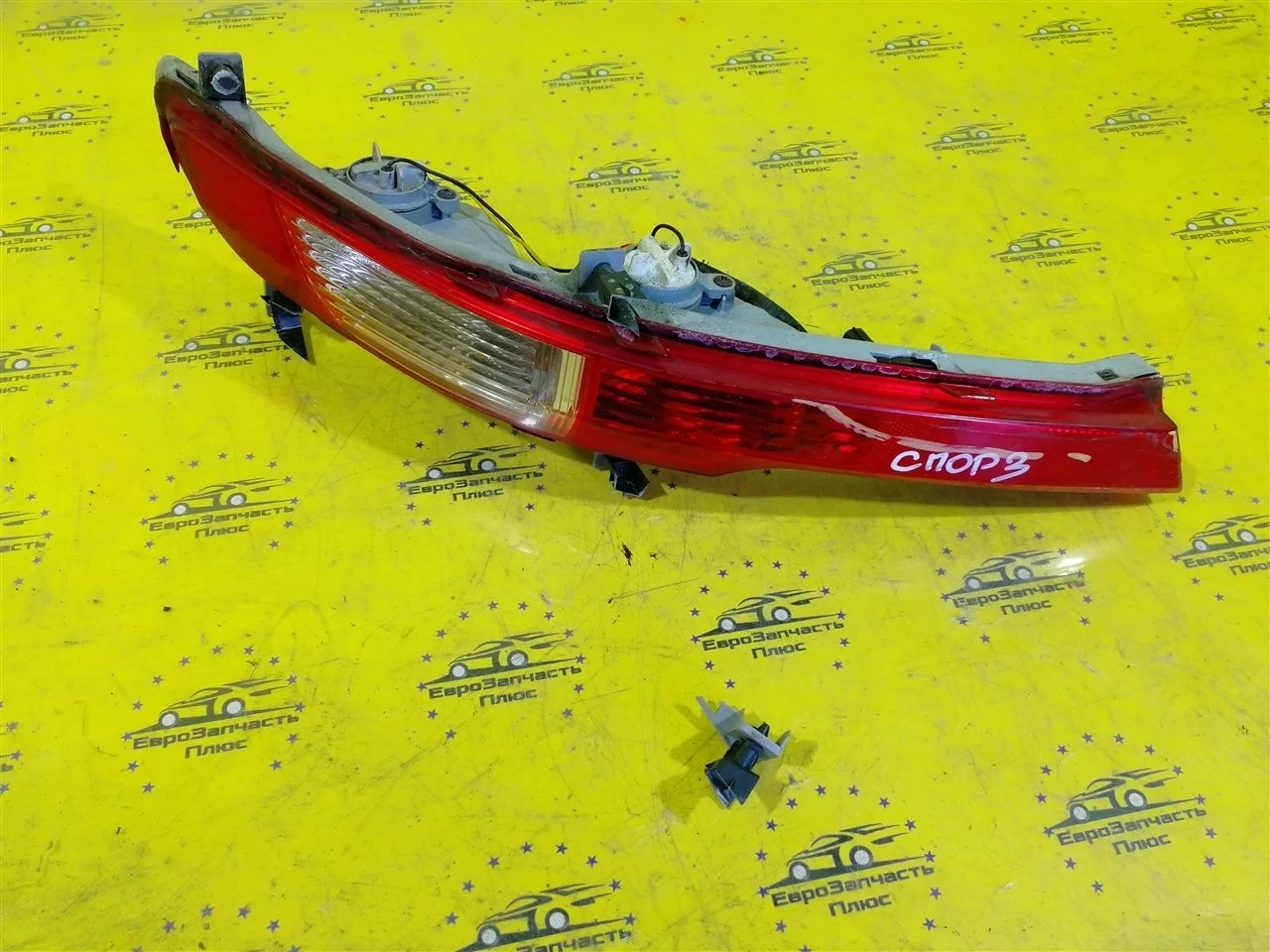 Фонарь противотуманный Kia Sportage 3 924063U300 SL, задний правый