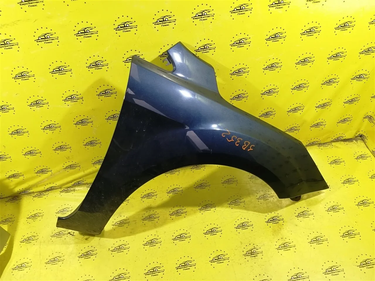 Крыло Ford Focus 2 1521597, переднее правое