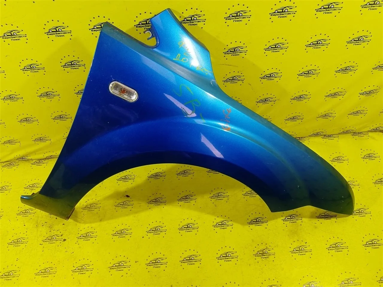 Крыло Ford Focus 2 1521597, переднее правое